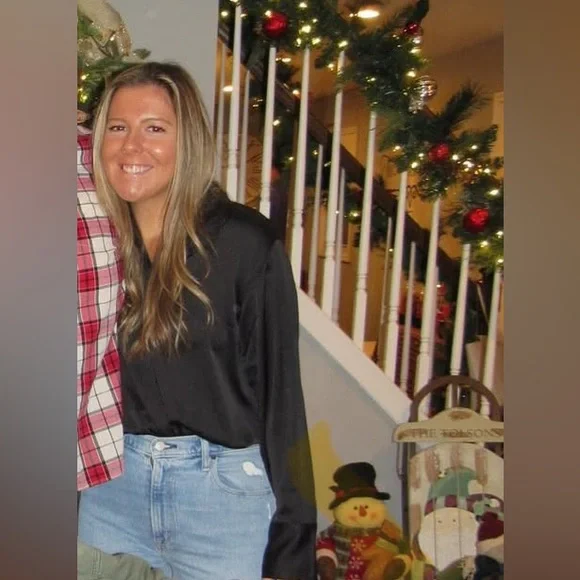 Abercrombie & Fitch Long-Sleeve Satin Button-Up Shirt - Picture 2 of 10